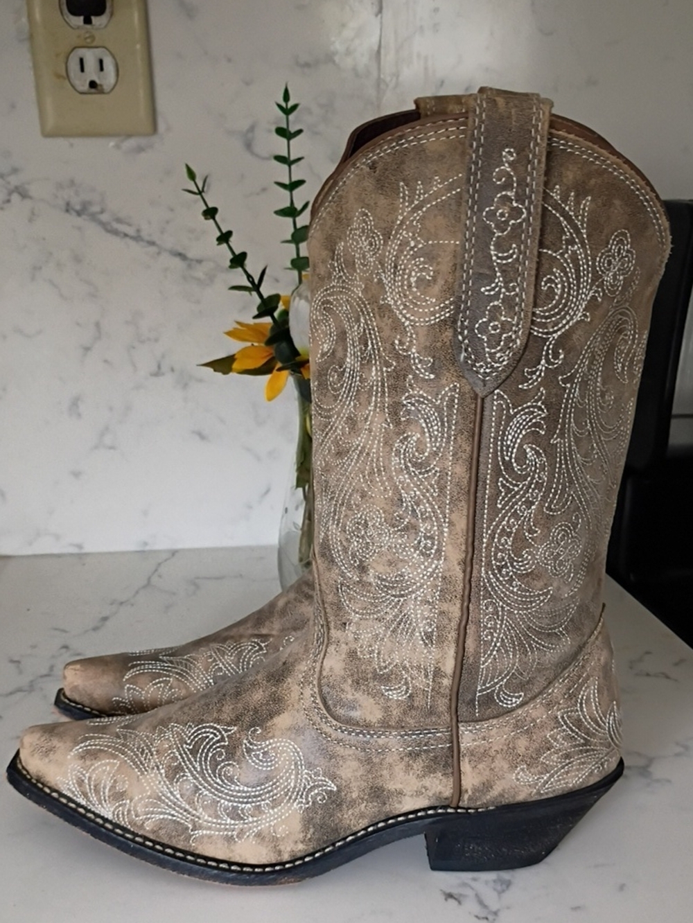 Rockin Country Embroidered Western Cowgirl Boots - Taupe